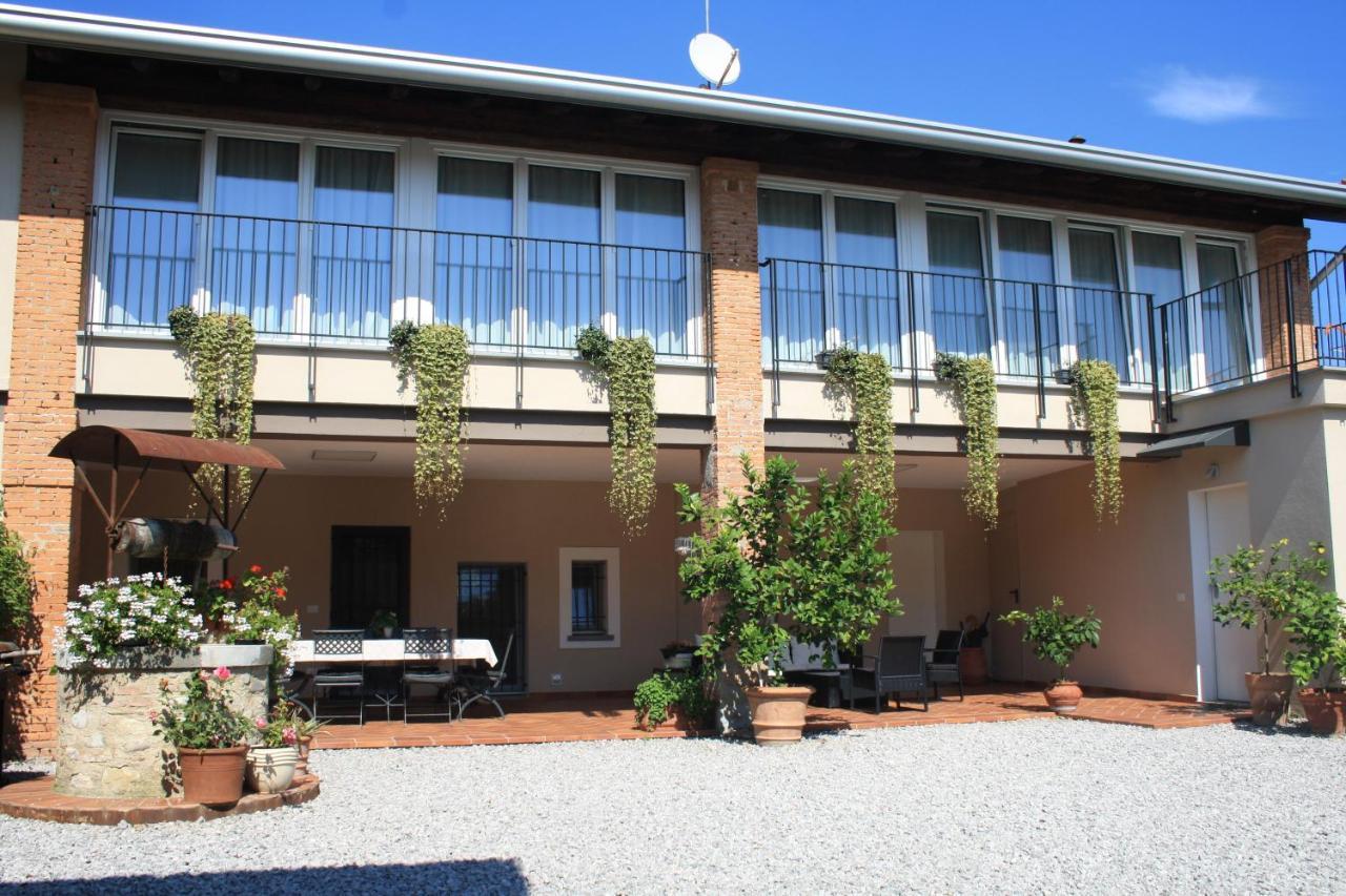 Cascina San Martino Bed & Breakfast Passirano Dış mekan fotoğraf