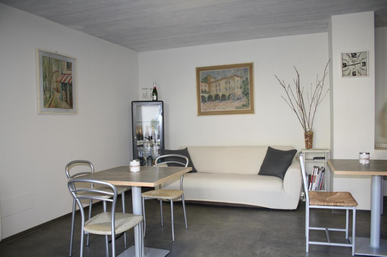 Cascina San Martino Bed & Breakfast Passirano Dış mekan fotoğraf